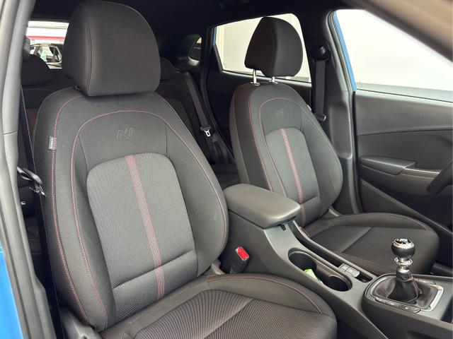 Hyundai / KONA / Blau / / / 6-Gang IMT NAVI KRELL SHZ RFK