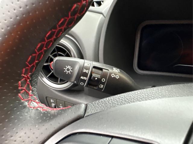 Hyundai / KONA / Blau / / / 6-Gang IMT NAVI KRELL SHZ RFK