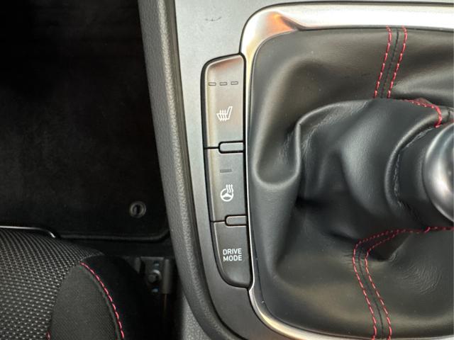 Hyundai / KONA / Blau / / / 6-Gang IMT NAVI KRELL SHZ RFK