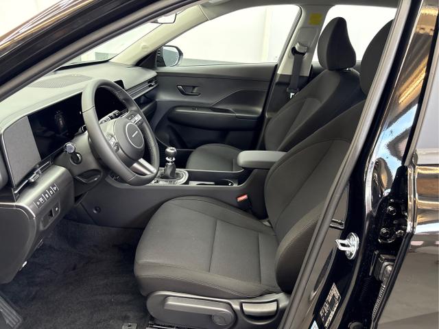 Hyundai / KONA / Schwarz / / / NAVI KLIMAAUTOMATIK PDC v+h RFK