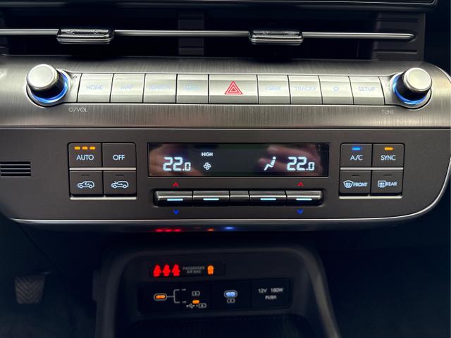 Hyundai / KONA / Schwarz / / / NAVI KLIMAAUTOMATIK PDC v+h RFK