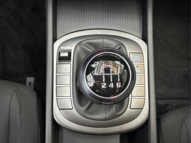 Hyundai / KONA / Schwarz / / / NAVI KLIMAAUTOMATIK PDC v+h RFK