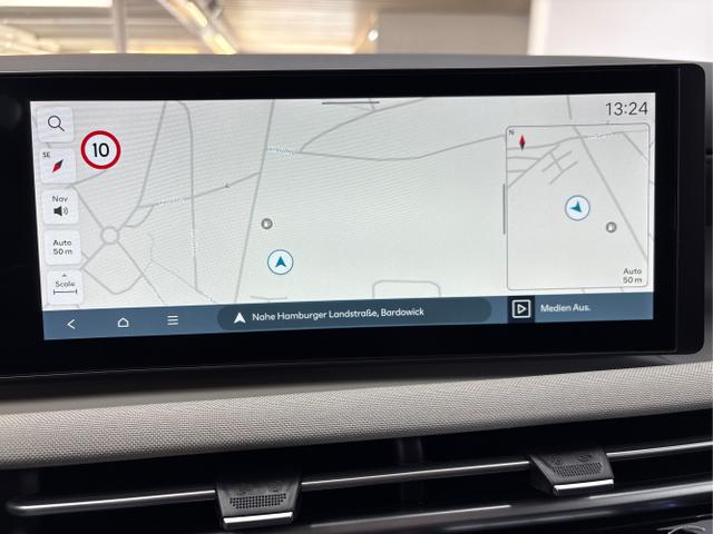 Hyundai / TUCSON / Weiß / / / PANO SHZ v+h 18 ALU