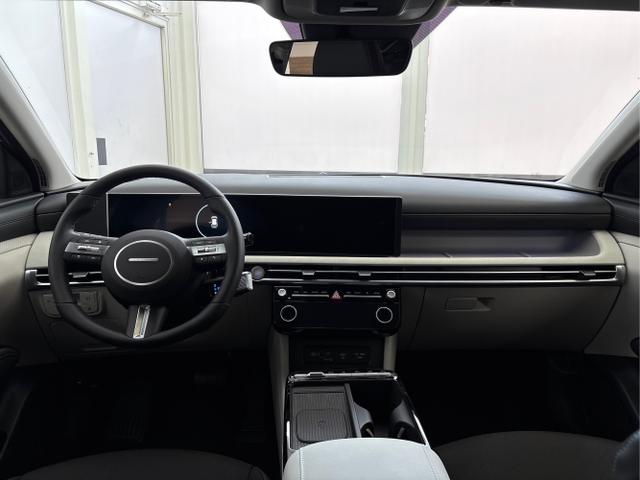 Hyundai / TUCSON / Weiß / / / PANO SHZ v+h 18 ALU