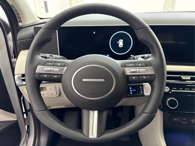 Hyundai / TUCSON / Weiß / / / PANO SHZ v+h 18 ALU