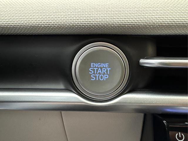 Hyundai / TUCSON / Weiß / / / PANO SHZ v+h 18 ALU