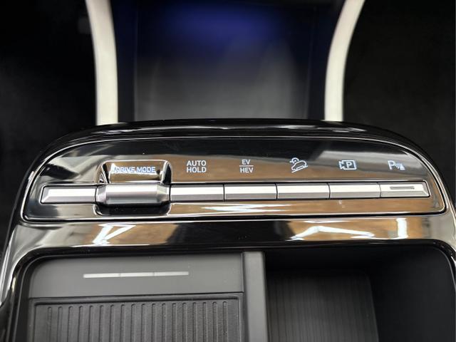 Hyundai / TUCSON / Weiß / / / PANO SHZ v+h 18 ALU