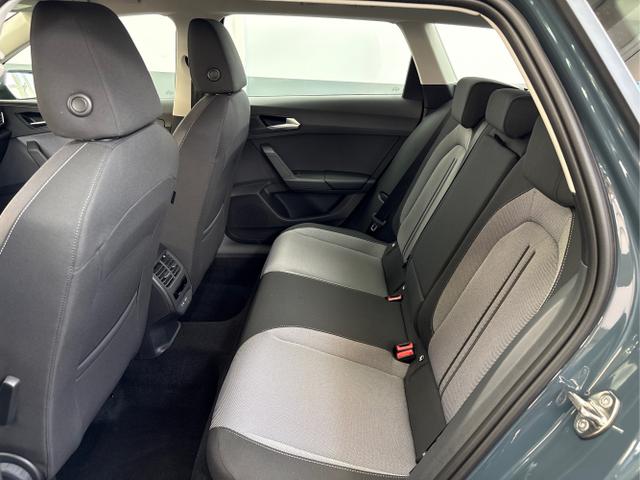 Seat / Leon / Blau / / / 1.5 TSI SHZ ACC RFK PDC 