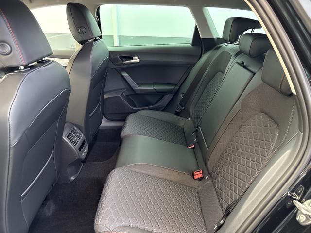 Seat / Leon / Schwarz / / / 1.5 TSI MATRIX NAVI SHZ RFK KESSY