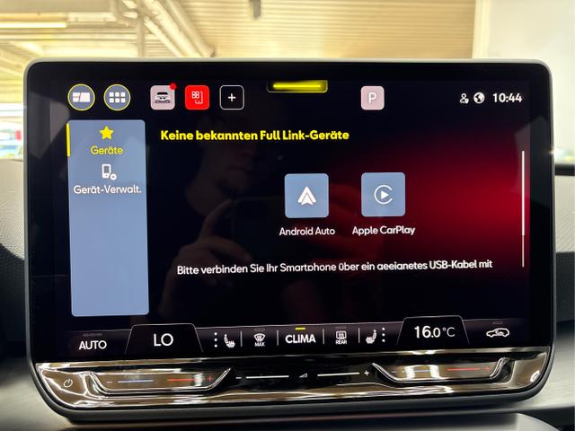 Seat / Leon / Schwarz / / / 1.5 TSI MATRIX NAVI SHZ RFK KESSY
