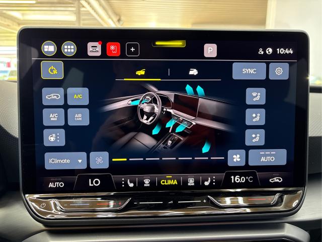 Seat / Leon / Schwarz / / / 1.5 TSI MATRIX NAVI SHZ RFK KESSY