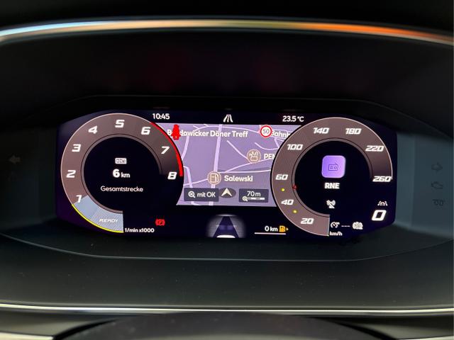 Seat / Leon / Schwarz / / / 1.5 TSI MATRIX NAVI SHZ RFK KESSY