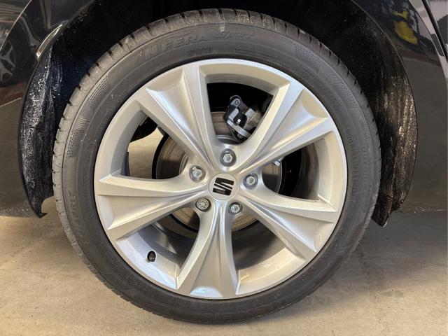 Seat / Leon / Schwarz / / / 1.5 TSI MATRIX NAVI SHZ RFK KESSY