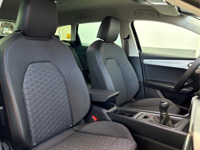 Seat / Leon / Schwarz / / / 1.5 TSI MATRIX NAVI SHZ RFK KESSY