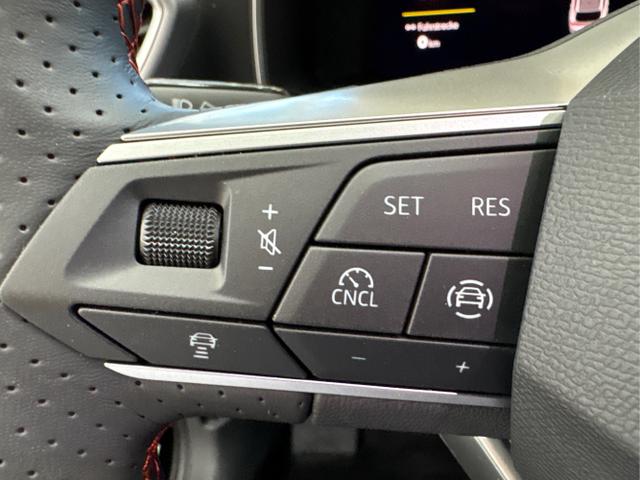 Seat / Leon / Schwarz / / / 1.5 TSI MATRIX NAVI SHZ RFK KESSY