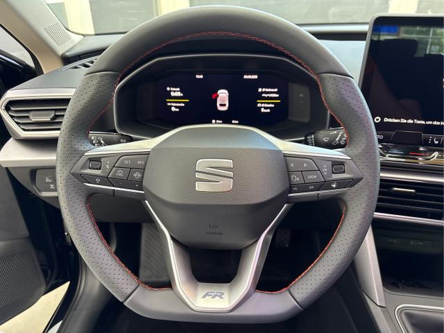 Seat / Leon / Schwarz / / / 1.5 TSI MATRIX NAVI SHZ RFK KESSY