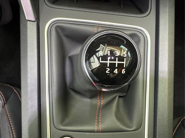 Seat / Leon / Schwarz / / / 1.5 TSI MATRIX NAVI SHZ RFK KESSY