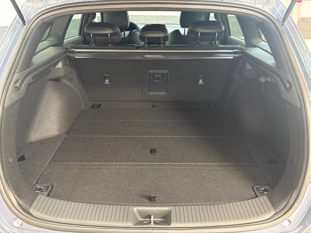 Hyundai / i30 / Blau / / / DCT ACC NAVI RFK WP 