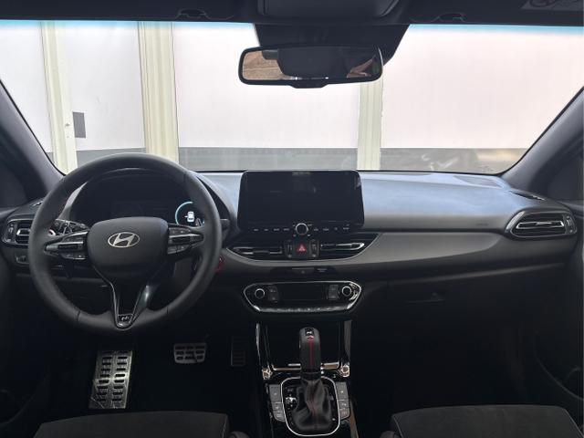 Hyundai / i30 / Blau / / / DCT ACC NAVI RFK WP 