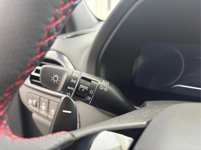 Hyundai / i30 / Blau / / / DCT ACC NAVI RFK WP 