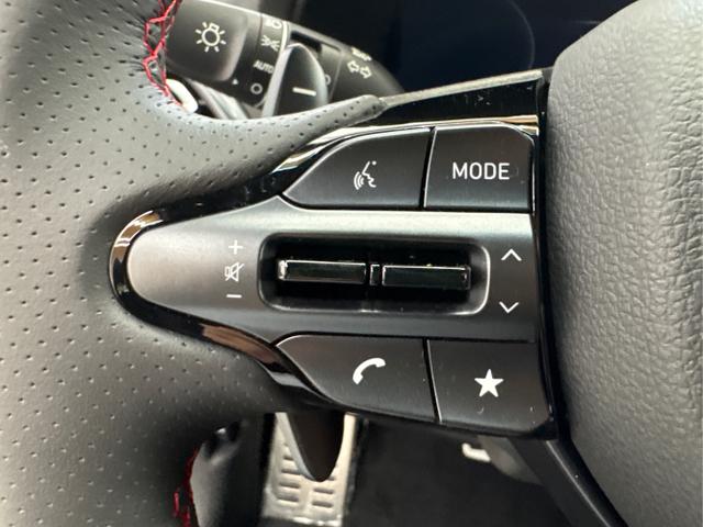 Hyundai / i30 / Blau / / / DCT ACC NAVI RFK WP 