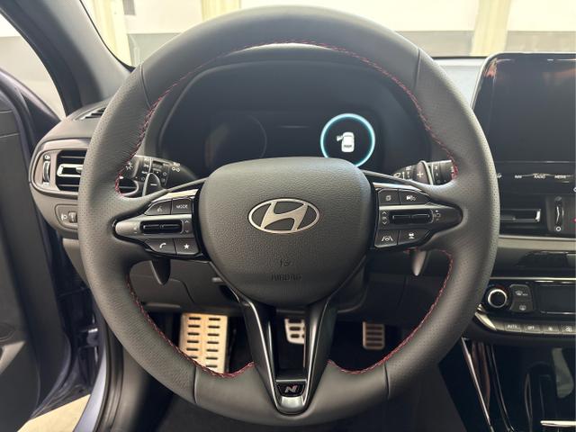 Hyundai / i30 / Blau / / / DCT ACC NAVI RFK WP 