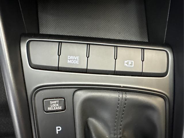 Hyundai / BAYON / Grau / / / DCT NAVI RFK PDC 