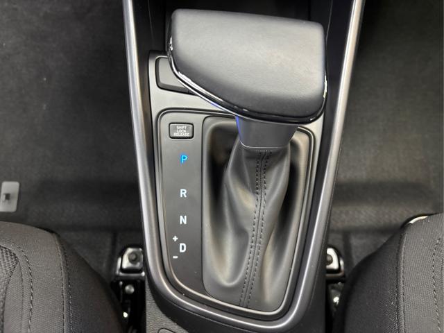 Hyundai / BAYON / Grau / / / DCT NAVI RFK PDC 
