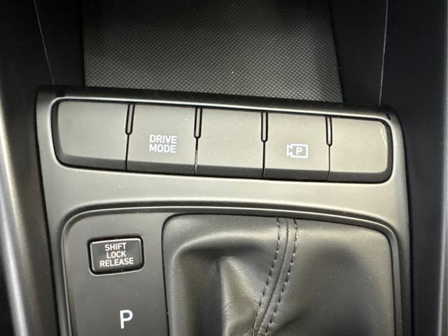 Hyundai / BAYON / Grau / / / DCT NAVI RFK PDC 
