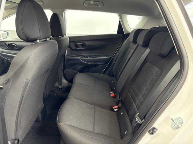 Hyundai / BAYON / Weiß / / / DCT NAVI RFK PDC 