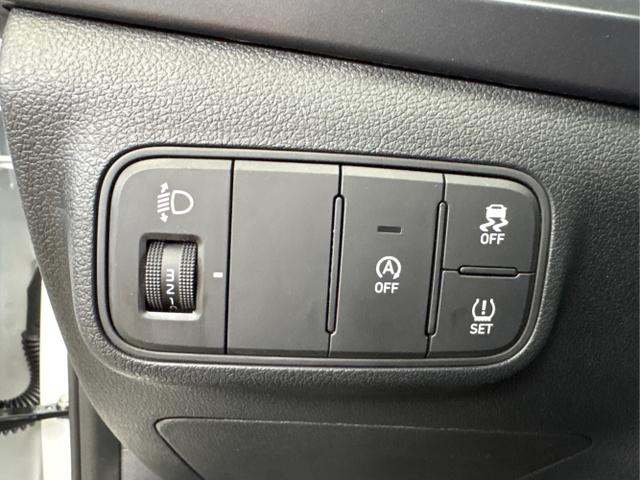 Hyundai / BAYON / Weiß / / / DCT NAVI RFK PDC 