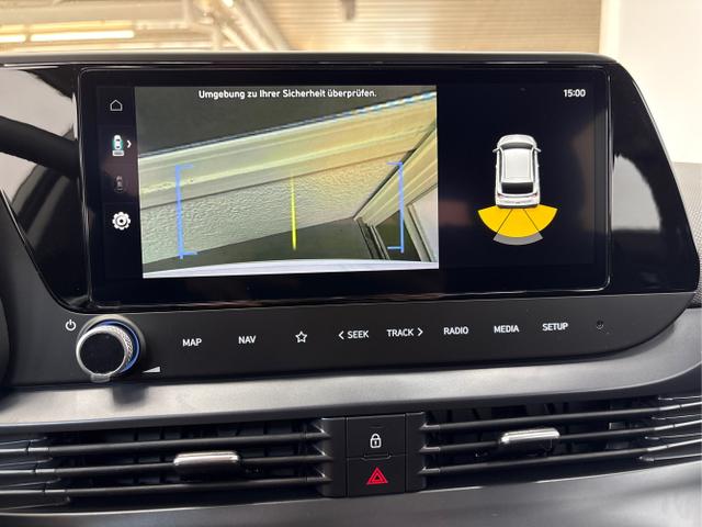 Hyundai / BAYON / Weiß / / / DCT NAVI RFK PDC 