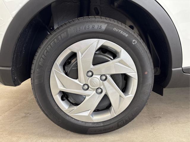 Hyundai / BAYON / Weiß / / / DCT NAVI RFK PDC 