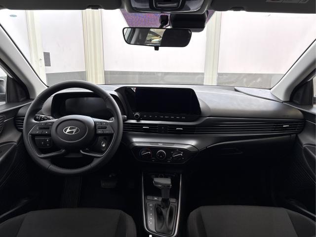 Hyundai / BAYON / Weiß / / / DCT NAVI RFK PDC 