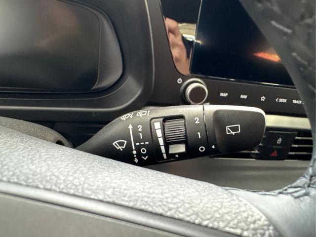 Hyundai / BAYON / Weiß / / / DCT NAVI RFK PDC 