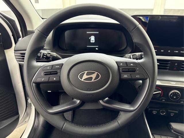 Hyundai / BAYON / Weiß / / / DCT NAVI RFK PDC 