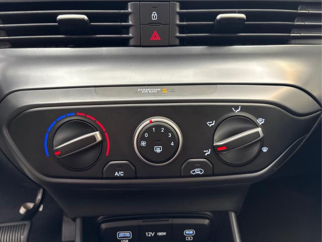 Hyundai / BAYON / Weiß / / / DCT NAVI RFK PDC 