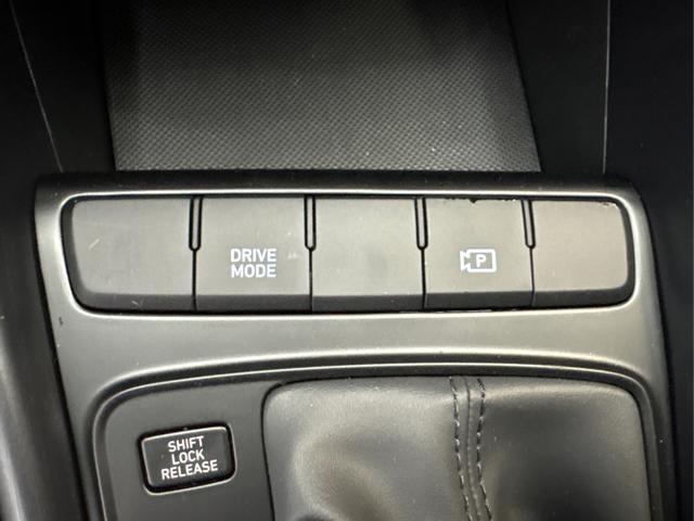 Hyundai / BAYON / Weiß / / / DCT NAVI RFK PDC 