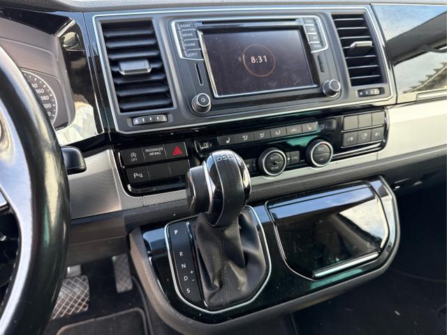 Volkswagen / T6 Caravelle / Grau / / / 