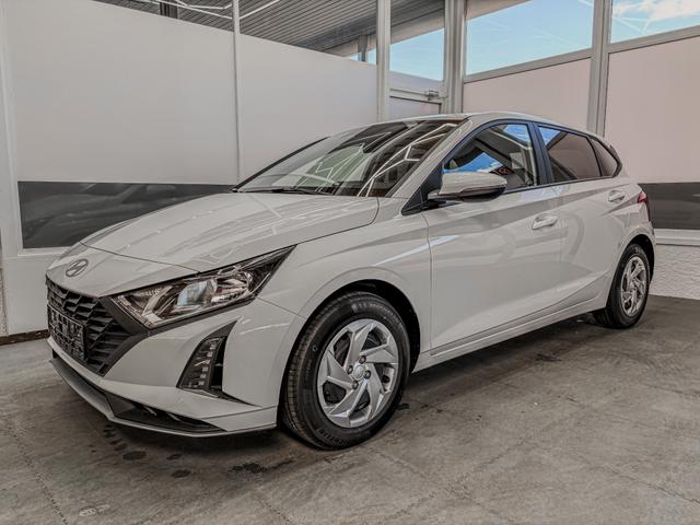 Hyundai i20 - COMFORT FL NAVI RFK TEMPOMAT