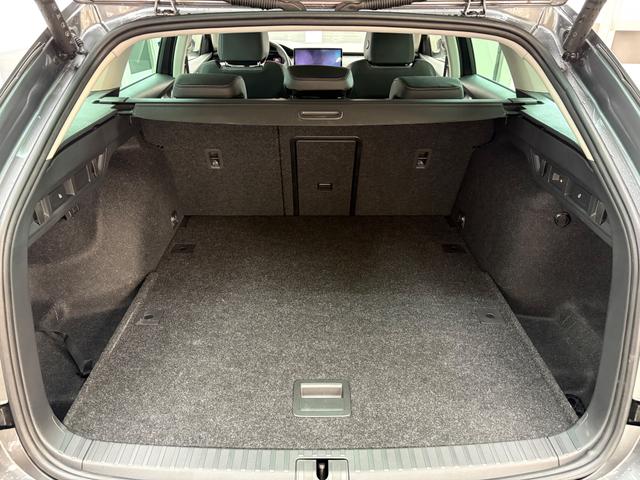 Skoda Octavia Combi SELECTION 1.5 MHEV AHK DSG NAVI ACC SHZ RFK 