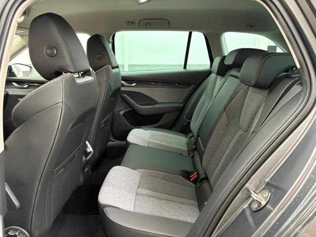 Skoda Octavia Combi SELECTION 1.5 MHEV AHK DSG NAVI ACC SHZ RFK 