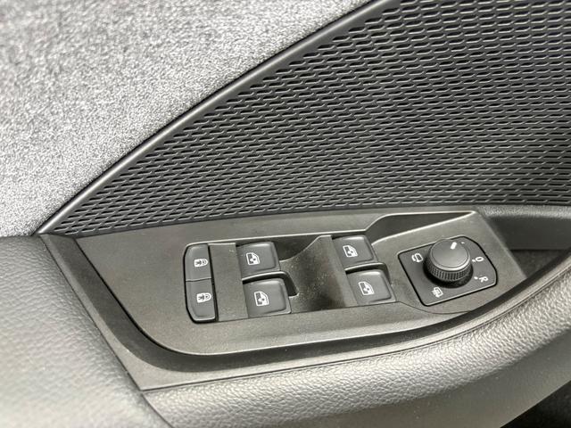 Skoda Octavia Combi SELECTION 1.5 MHEV AHK DSG NAVI ACC SHZ RFK 