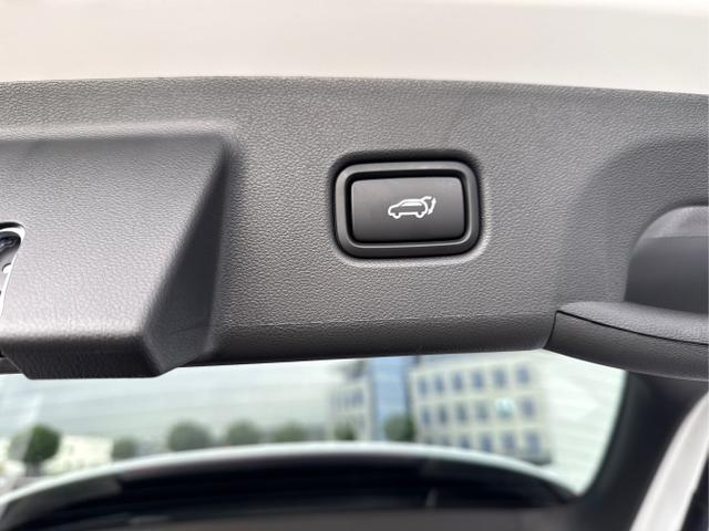 Hyundai / TUCSON / Weiß / / / 20th Anniversary AUT 360 ACC KRELL NAVI PDC RFK SHZ HUD