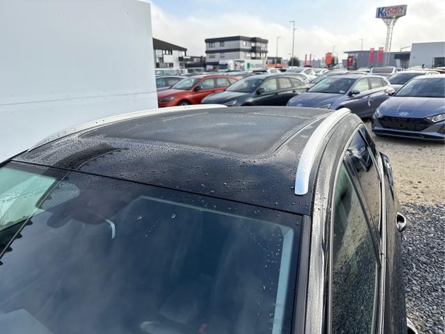Seat / Leon / Schwarz / / / NAVI PANO SHZ
