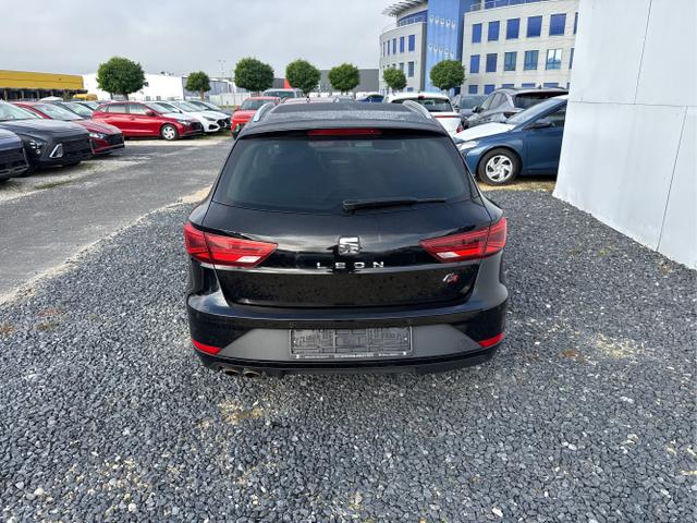 Seat / Leon / Schwarz / / / NAVI PANO SHZ
