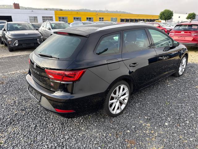 Seat / Leon / Schwarz / / / NAVI PANO SHZ
