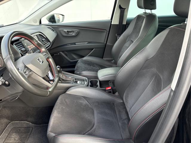 Seat / Leon / Schwarz / / / NAVI PANO SHZ