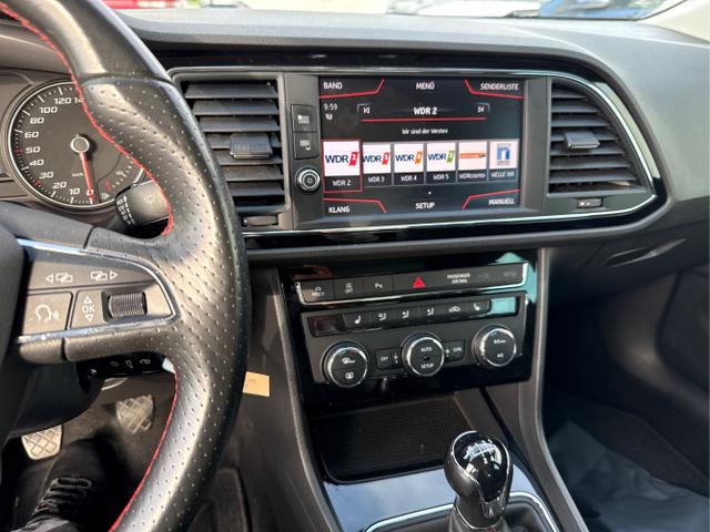 Seat / Leon / Schwarz / / / NAVI PANO SHZ