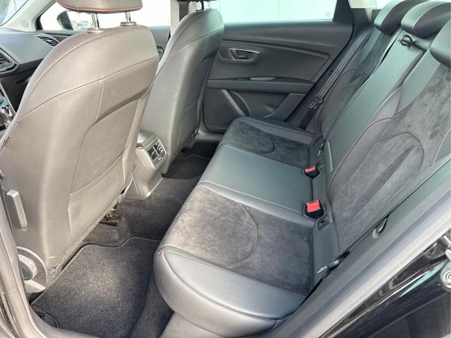 Seat / Leon / Schwarz / / / NAVI PANO SHZ